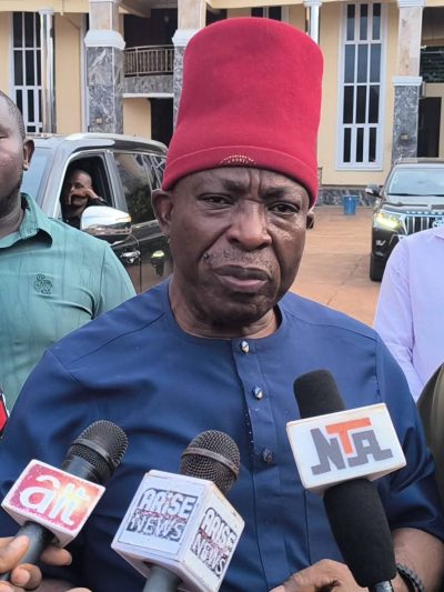 Anambra State: “We don’t  have where to sleep ” – Ogidi Community Cry Out As Senator Umeh visits flood scene