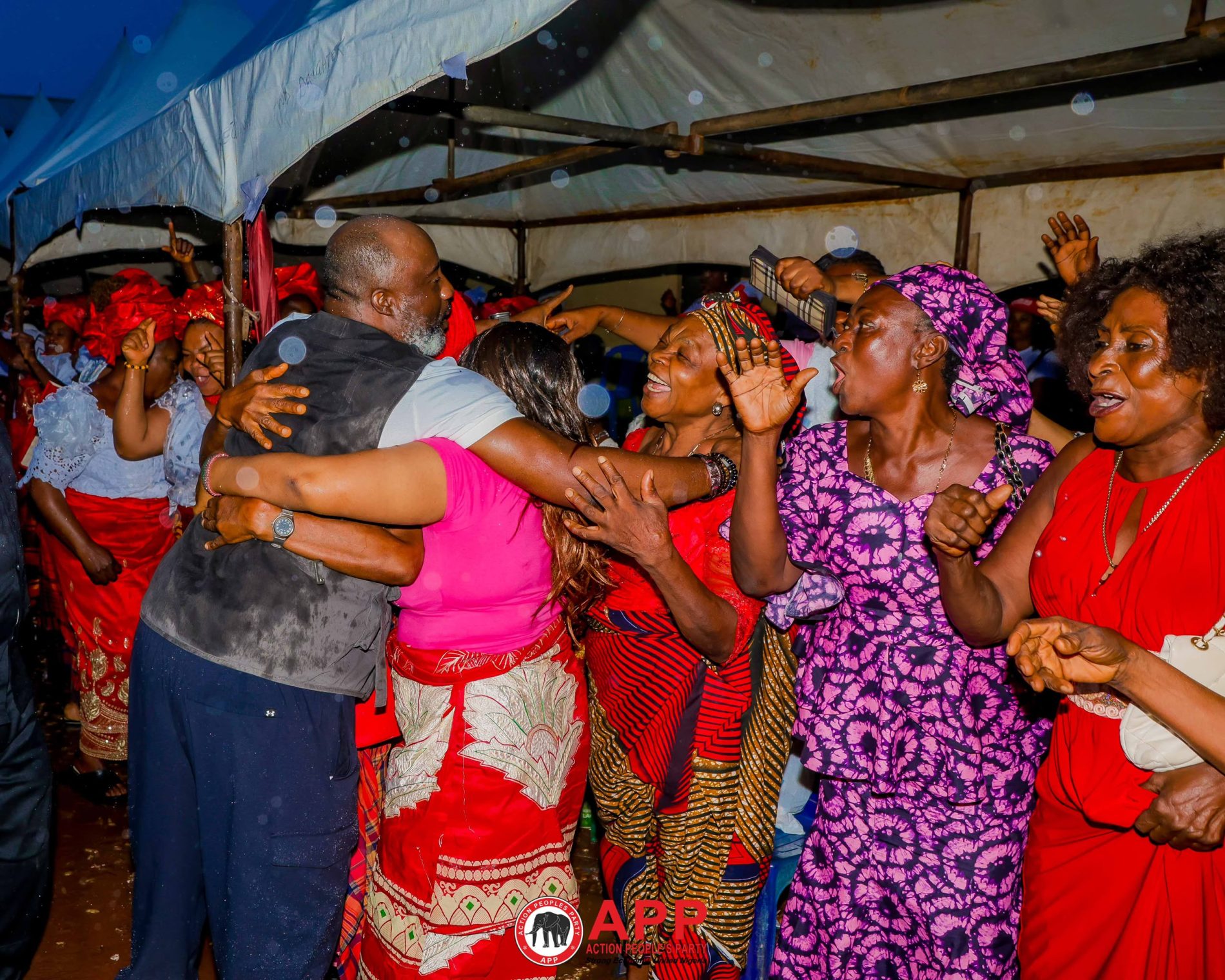 DR AMADI RECEIVES VOTE OF THANKS,ENDORSED BY UMUNWOHA-OROGWE WOMEN TO REPRESENT OWERRI ZONE IN 2027.