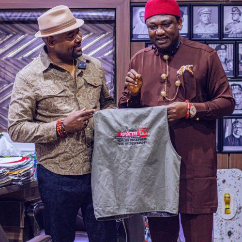 Ikenga Umuawulu: Publisher of 4th Estate Reporters, Njoku Macdonald Obinna pays a courtesy visit to High Chief Sir Dr Christopher Ndubuisi, KSJI, commends his uncomfortable philanthropy